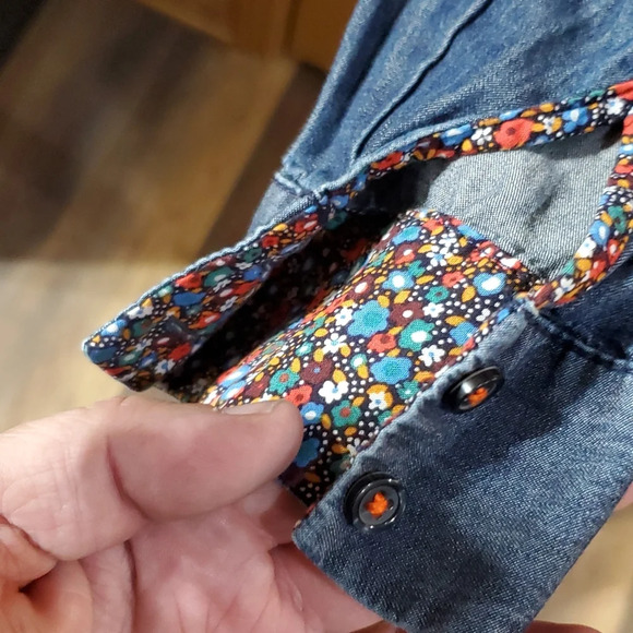 Anthropologie postmark chambray floral button up long sleeve shirt - Picture 4 of 7